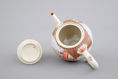 A Chinese export porcelain mandarin pattern teapot, 18th C.