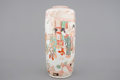 Un grand vase roulean en porcelaine de Chine famille verte, rouge de fer et dor&eacute;, Kangxi, ca. 1720