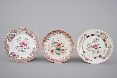 Een set van 6 Chinese famille rose borden, o.a. een met wapendecor Lawson - Jessop, 18e eeuw