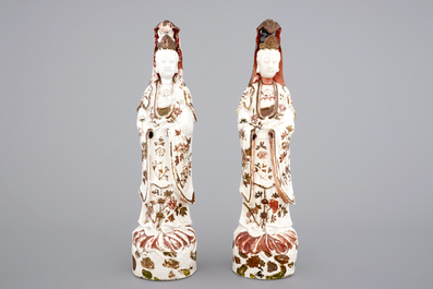 Deux grandes figures de Guanyins en porcelaine de Chine de Dehua, blanc de Chine, 18&egrave;me