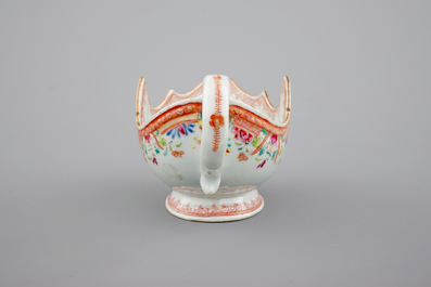 A fine Chinese famille rose export porcelain sauceboat, Qianlong, 18th C