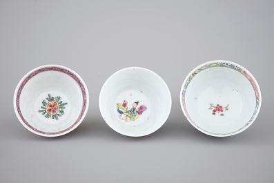 Drie Chinese famille rose porselein kop en schotels, Yongzheng en Qianlong, 18e eeuw