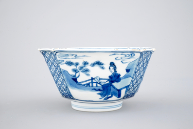 Un bol quadrangulaire en porcelaine de Chine, Kangxi, ca. 1700