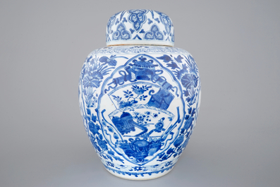 Un pot &agrave; gingembre en porcelaine de Chine bleu et blanc, ca. 1700