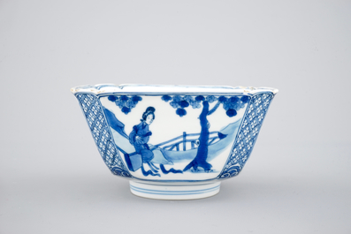 Un bol quadrangulaire en porcelaine de Chine, Kangxi, ca. 1700