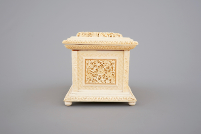 A fine Chinese carved ivory casket, Canton, 19th C.