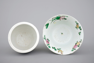 Two Chinese famille rose porcelain bowls, 18/19th C