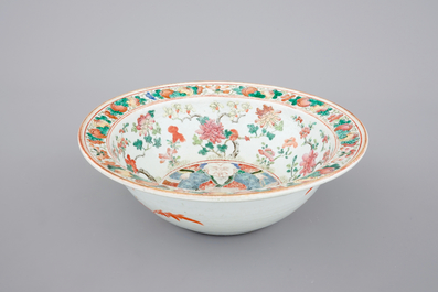 A Chinese famille rose porcelain &quot;Two-faced emperor&quot; bowl, 19th C