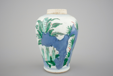 A Chinese wucai porcelain vase, Transitional period, 17th C.