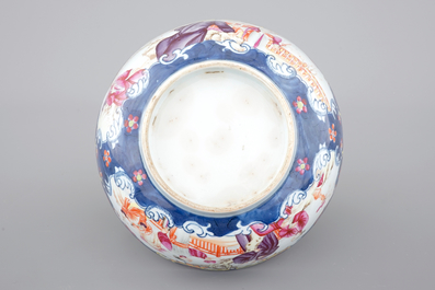 A good Chinese export porcelain Mandarin pattern bowl, 18th C.