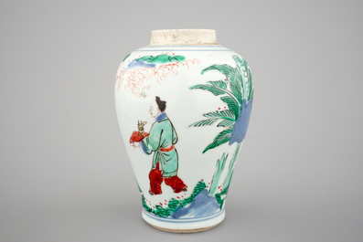 A Chinese wucai porcelain vase, Transitional period, 17th C.