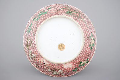 A Chinese wucai dish with flowers, Transitional to early Kangxi, 17th C.