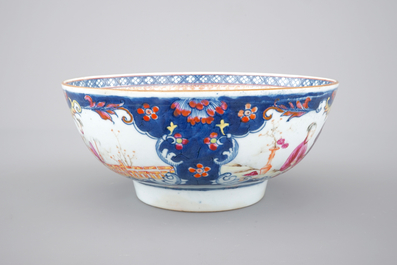 A good Chinese export porcelain Mandarin pattern bowl, 18th C.