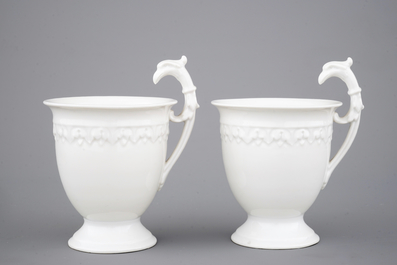 A pair of Chinese blanc de Chine porcelain cups, 19/20th C.