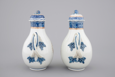 A pair of Chinese export porcelain jugs with cover, Qianlong, 18th C.