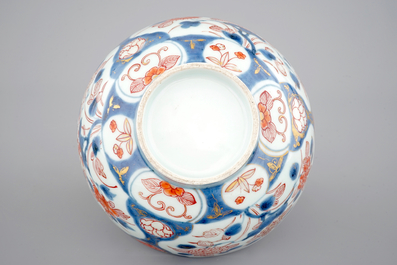 A medium size Japanese imari porcelain bowl, 18/19th C.