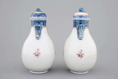 A pair of Chinese export porcelain jugs with cover, Qianlong, 18th C.