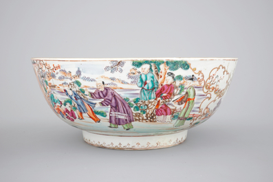 A Chinese export porcelain Mandarin pattern bowl and a dish, Qianlong, 18th C.