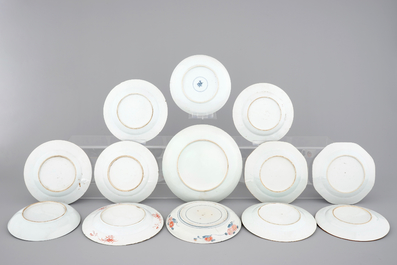 A group of 12 various Chinese Kangxi and Yongzheng porcelain plates, 18th C.