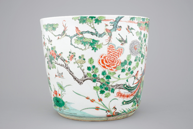 A large Chinese famille verte porcelain jardiniere with phoenix birds, 19th C.