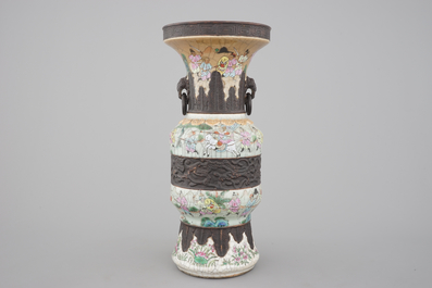 A Chinese famille rose crackle glaze Nanking vase, 19th C.