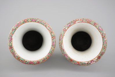 A pair of tall Chinese Canton rose medallion porcelain vases, 19th C.