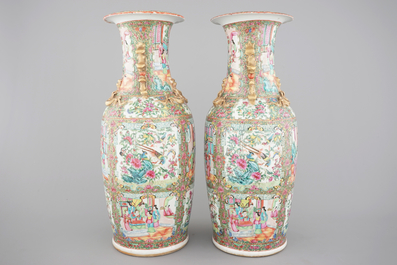 A pair of tall Chinese Canton rose medallion porcelain vases, 19th C.