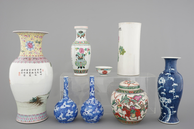 A collection of various Chinese porcelain vases, 19/20th C.