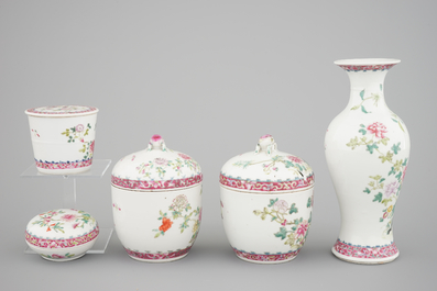 A nice set of Chinese famille rose Peranakan straits porcelain, 19/20th C.