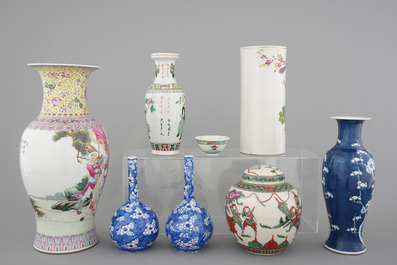 A collection of various Chinese porcelain vases, 19/20th C.