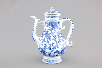 A Chinese blue and white porcelain jug and cover, Kangxi, ca. 1700