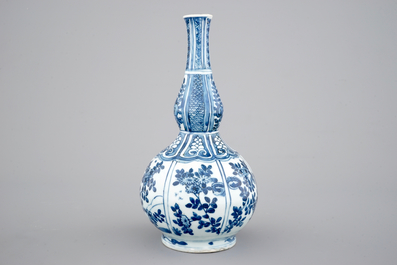 Un vase double gourde, &eacute;poque Wan-Li, Dynastie Ming (1573-1619)