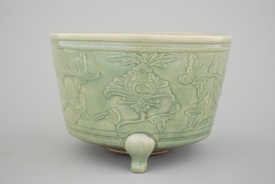 A large decorated Ming longquan celadon tripod censer, 14/15th C.