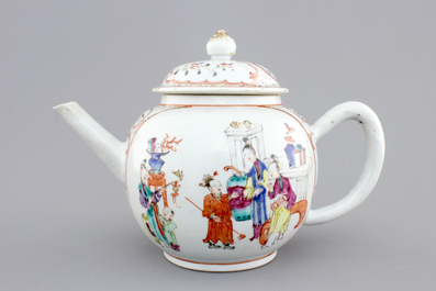 A Chinese export porcelain mandarin pattern teapot, 18th C.