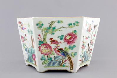 A Chinese hexagonal porcelain famille rose jardiniere with animals and flowers, 19th C.
