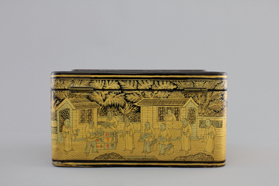 A fine Chinese gilt-laquered export tea caddy, 19th C.