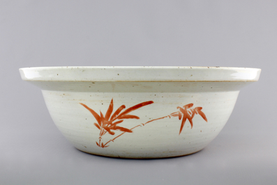 A large Chinese porcelain famille rose Peranakan Straits bowl, 19th C.