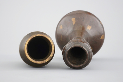 Two fine Japanese bronze vases, 18/19th C.