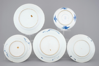 A lot of 5 large blue and white Chinese porcelain dishes, 18th C.