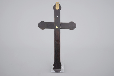 A Chinese mother of pearl inlaid Apostle Cross, 17/18th C., Macau (?)
