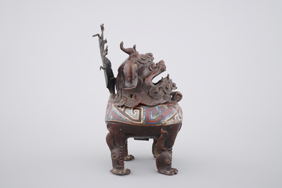A Chinese dragon censer in champlev&eacute; enameled bronze, 18/19th C.