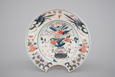 A Japanese Imari shaving bowl and an Arita soy jug, 17/18th C.