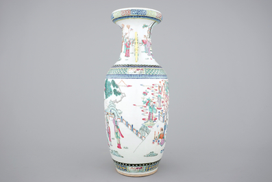 A tall Chinese famille rose porcelain vase with immortals, 19/20th C.