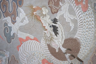 A large interesting Chinese dragon tapestry with gold wire, 18/19th C.