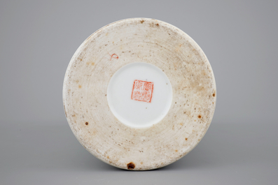 A Chinese Qianjiang porcelain hat stand, 19/20th C.