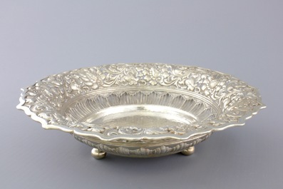 An Indonesian yogya silver open-worked serving dish, 19th C.
