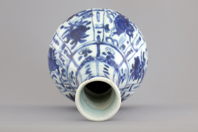 A blue and white Chinese porcelain bottle vase, Wan-Li, Ming Dynasty