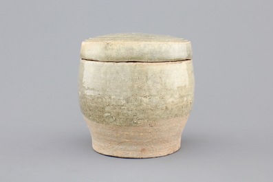 A Chinese Qingbai bowl with fish and a green box and cover, Song, 10-13th C.