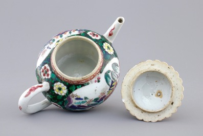 A Chinese famille noire teapot and cover, Yongzheng, 1722-1735