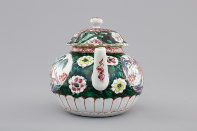 A Chinese famille noire teapot and cover, Yongzheng, 1722-1735